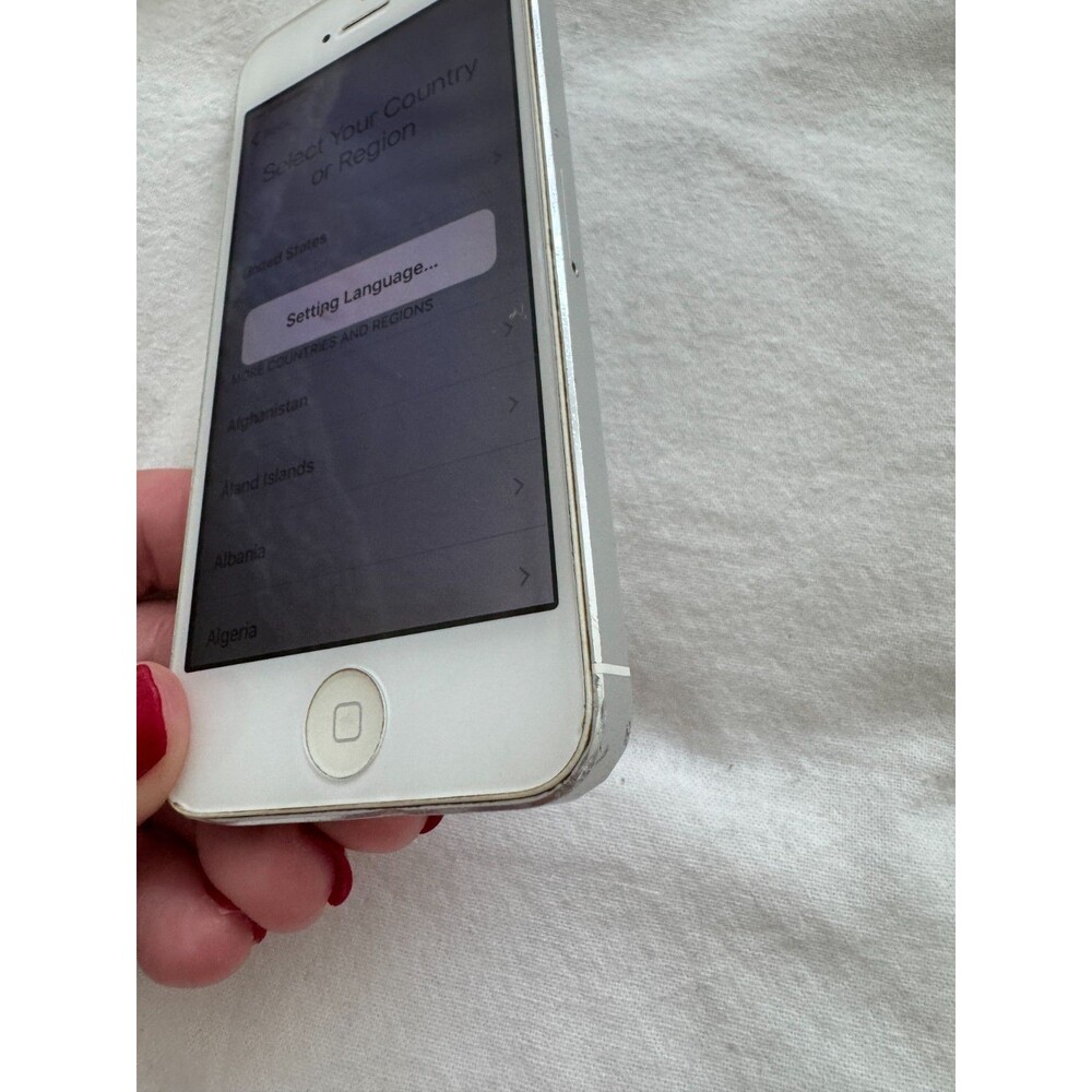 iPhone 5  16 GB White Unlocked MD635LL/A Good Preowned Condition - Picture 5 of 11